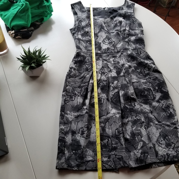 Banana Republic Women's Black & Gray Sleeveless Dress, Size 0 - Picture 13 of 13